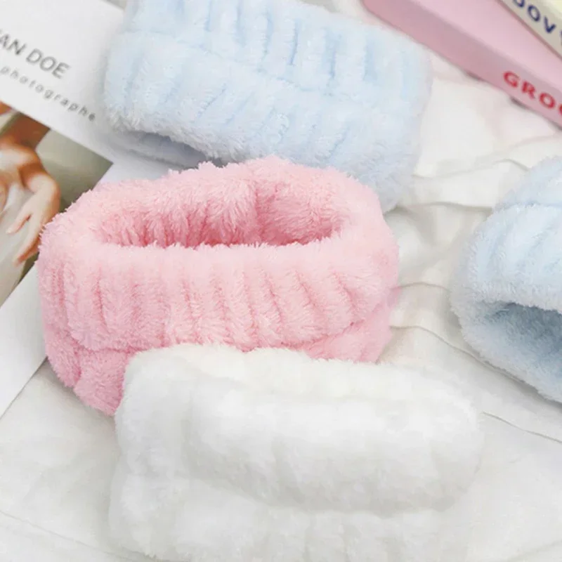 4Pcs Wristband for Washing Soft Flannel Wrist Strap Reusable Face Makeup Towel Wrist Velvet Towel Girls Elastic Face Wash