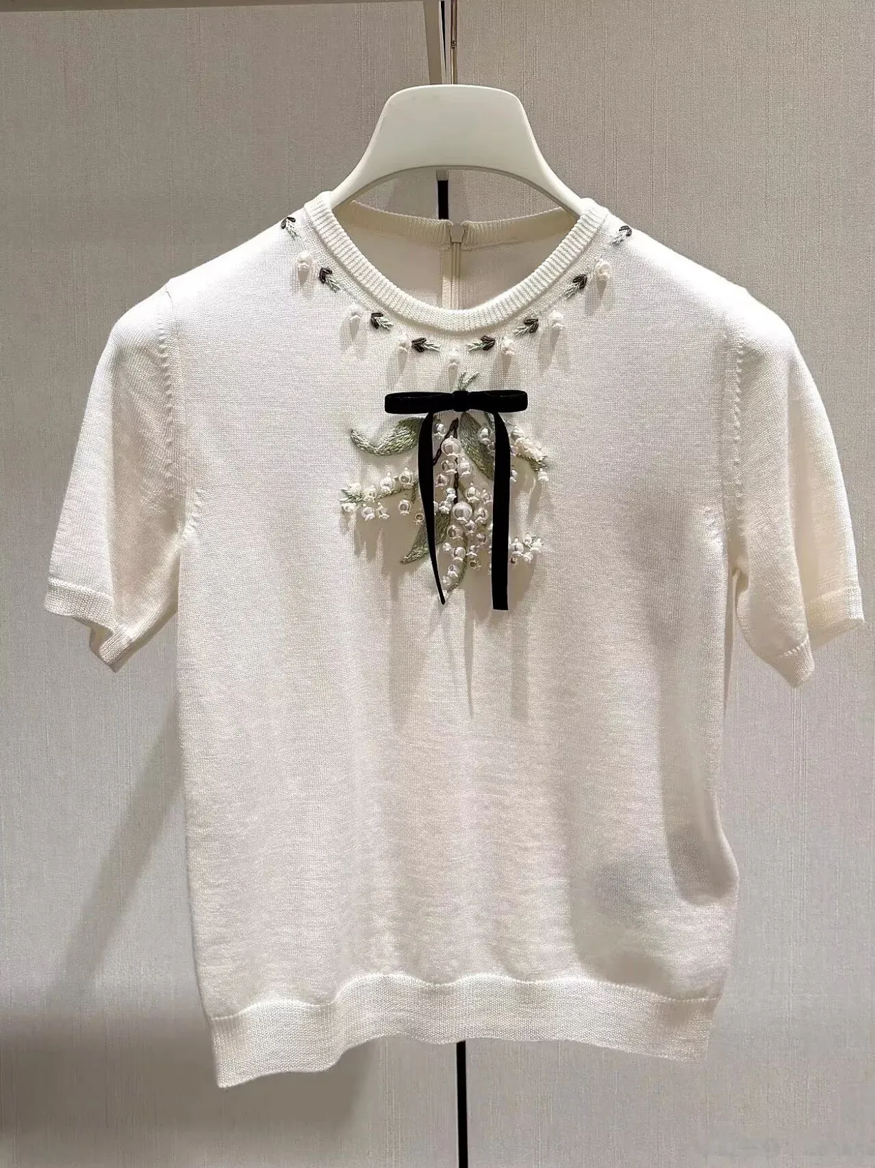 

Sweet Girls Cute Bow White Knitted T Shirt Short Sleeve Fashion Pearl Beading Black Wool Tops