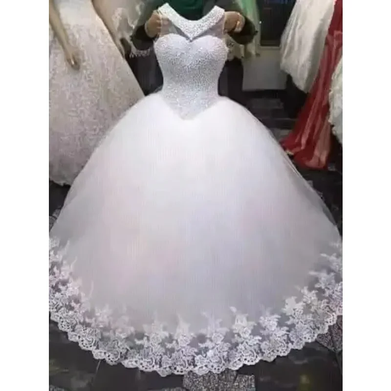 Maßgeschneiderte, bodenlange, günstige Brautkleider in Übergröße mit Perlen und Perlen in Weiß und Elfenbein