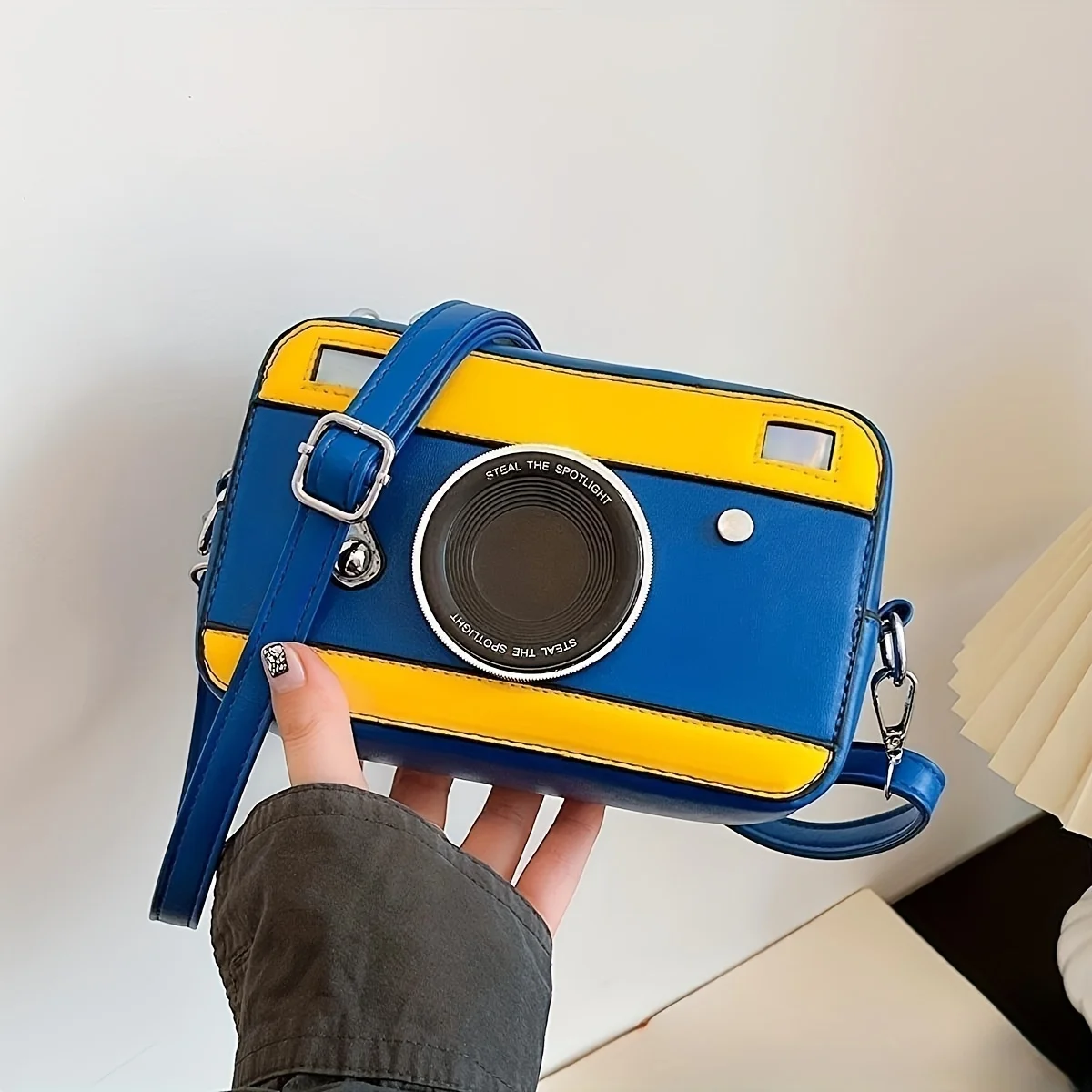 Personalisierte und kreative Mini-Kameratasche, Retro-Umhängetasche, vielseitige Tasche, Nischenbox-Tasche, kleine quadratische Tasche mit frischer Kette – Detail 10