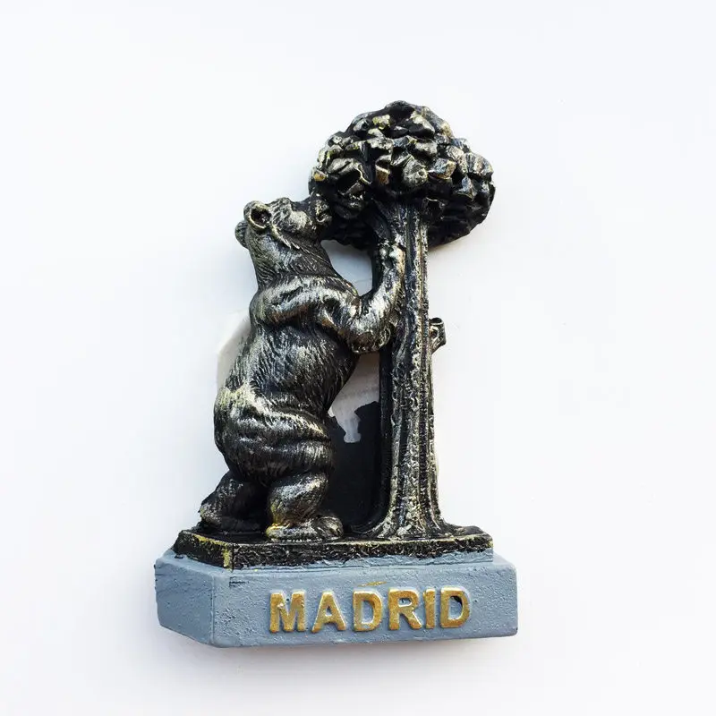Madrid City Emblem Strawberry Bear Tourism Commemorative Decorative Crafts Spanish Resin Refrigerator Stickers
