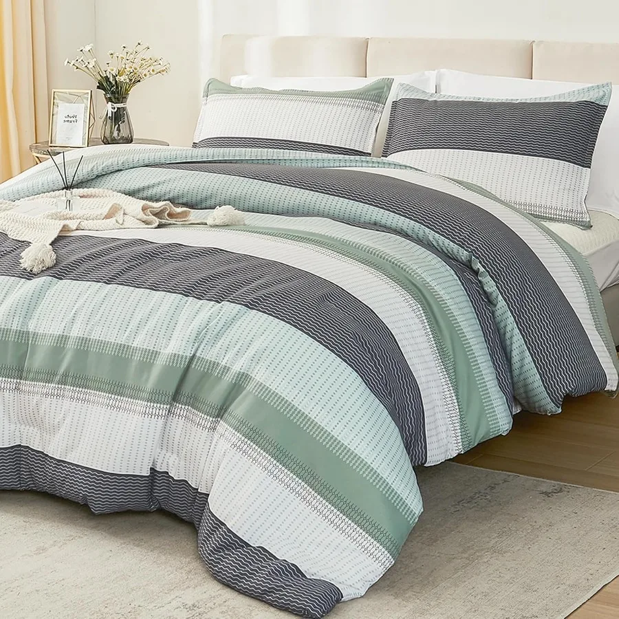 

King Size Comforter Set in Sage Green 3 Pieces Lightweight Quilt Bedding with Light Green and White Colorblock Stripe Design Fl