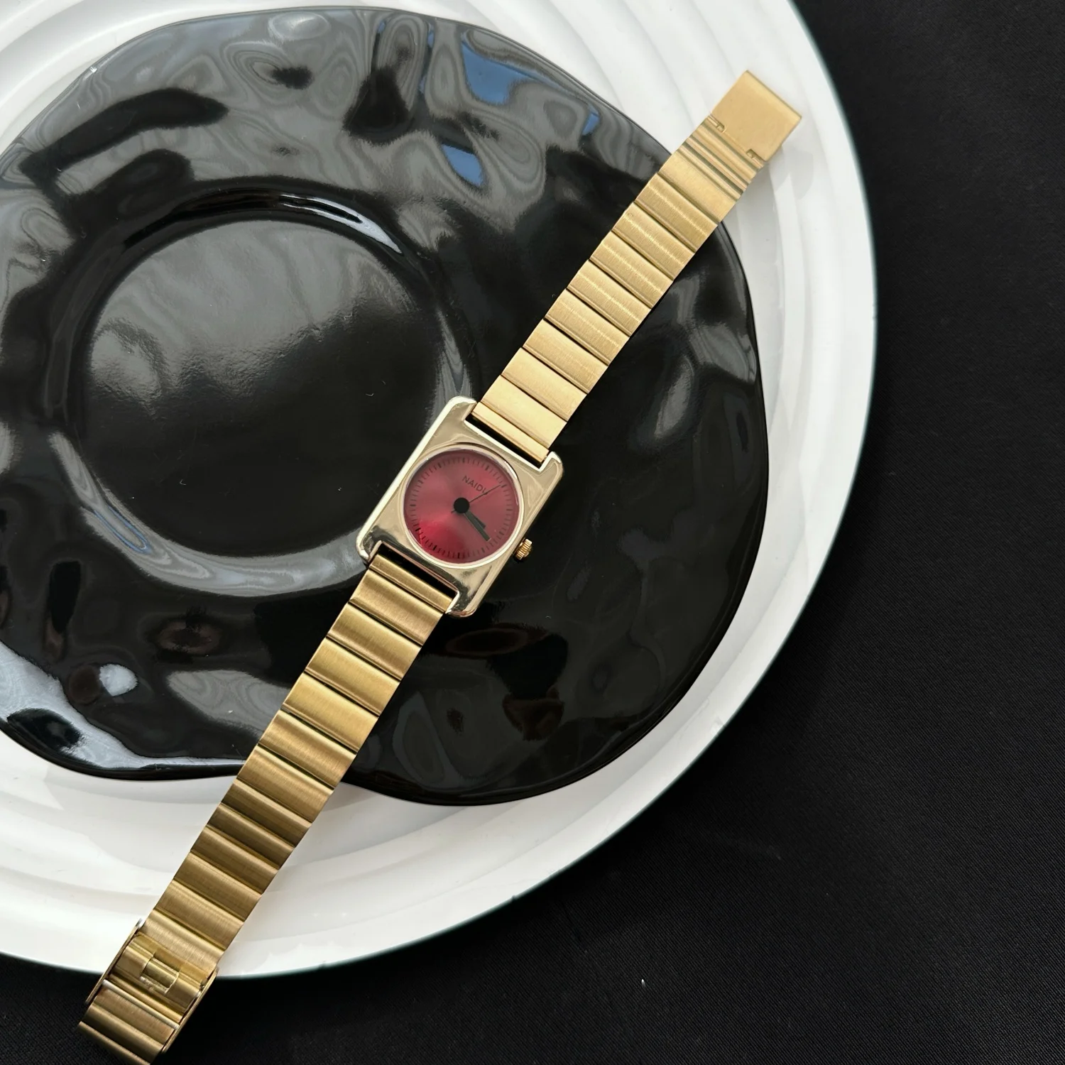 Trendy Gold Brand Women's Watch Square Dial Ladies Analog Quartz Watches Ultra-thin Steel Strap Woman's Wristwatch Clock Relogio