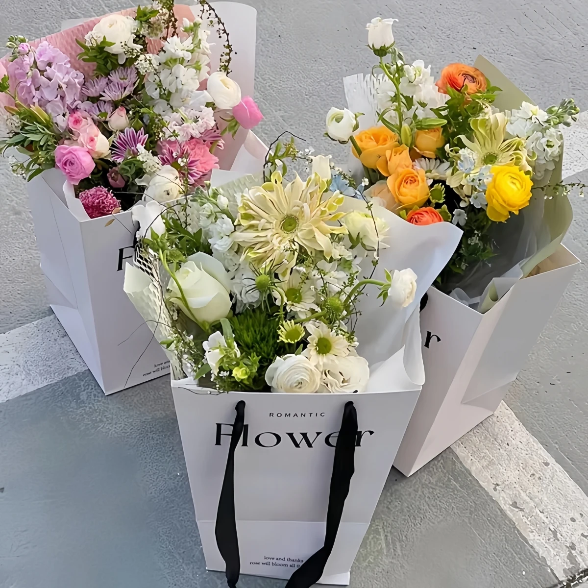 5 Stück/10 Stück Weiße Trapezförmige Blumenstrauß-Verpackungen aus Karton, Elegante Geschenktüten für Hochzeiten, Valentinstag und Abschlussfeiern für Rosen – Detail 8