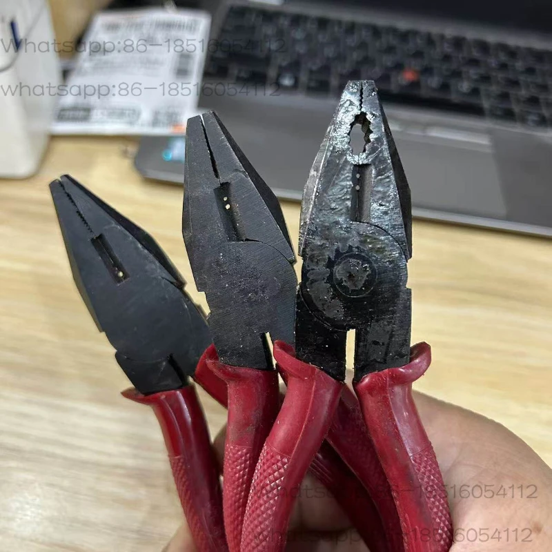 In the 1970s, Xinxiang produced steel wire pliers with stripped holes and flower gills, 150MM long compound stock