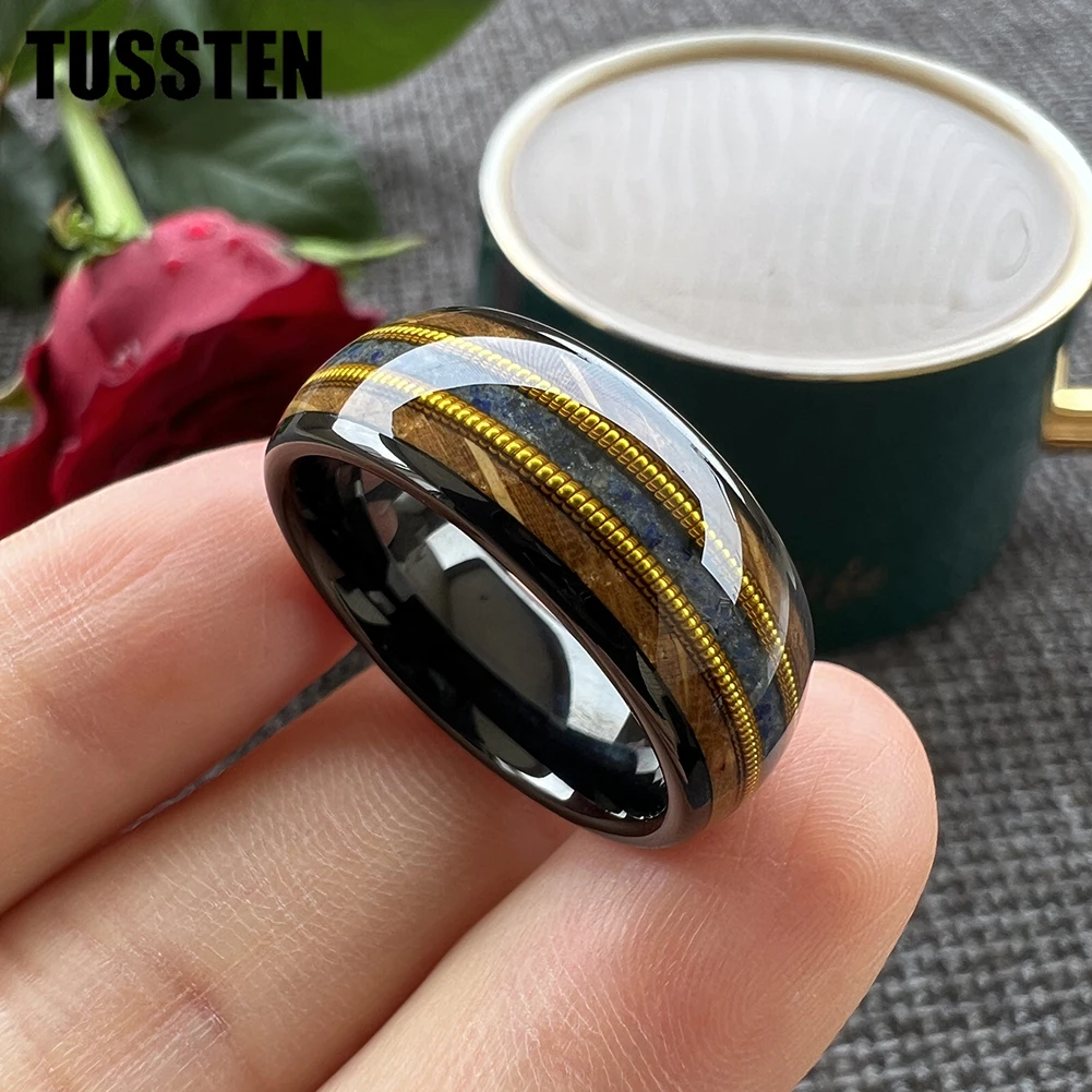 TUSSTEN 8MM Whisky Wood Guitar String Lapis Inlay Black Tungsten Ring dla mężczyzn kobiet Moda Zaręczynowy obrączka ślubna