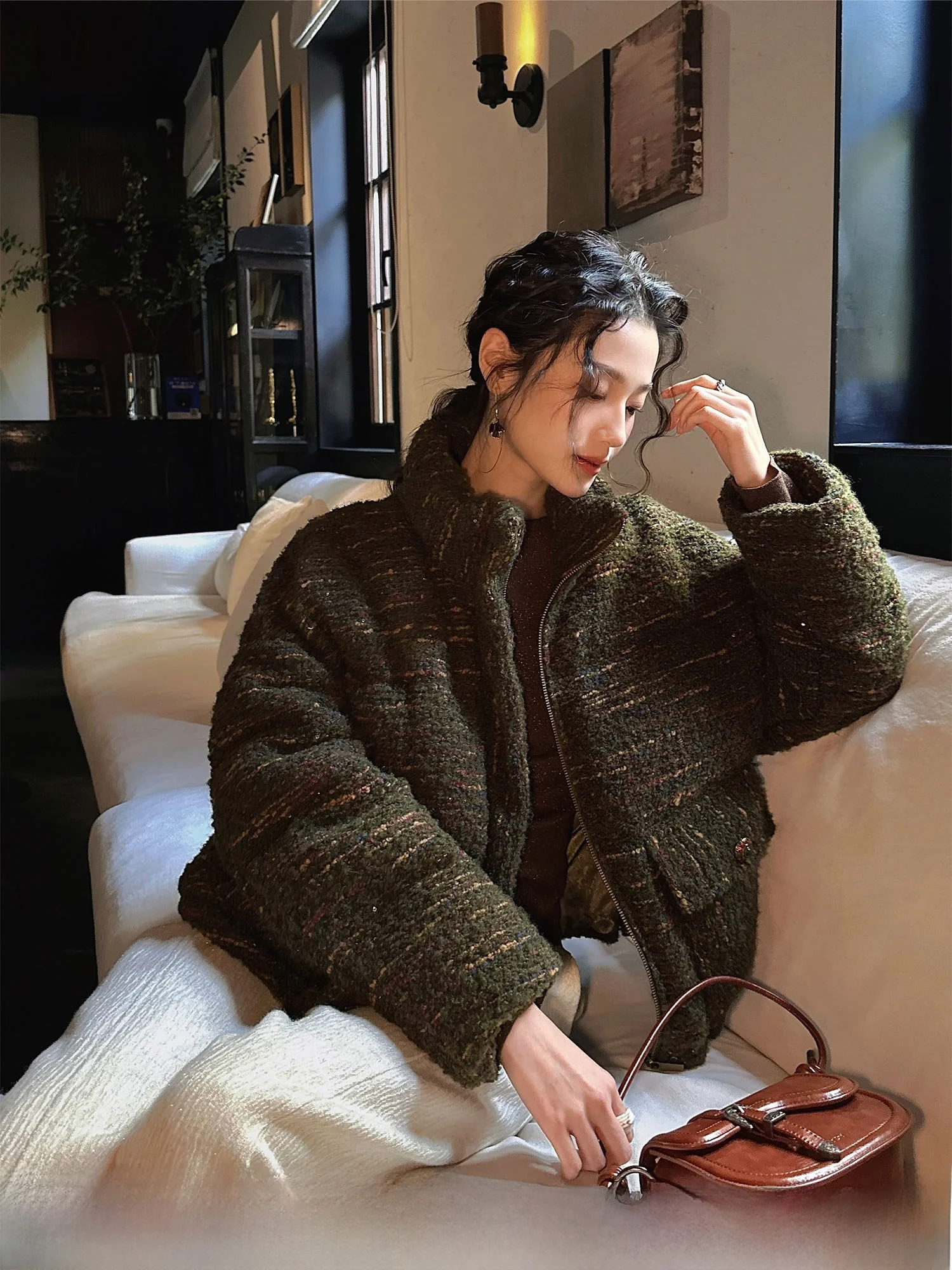 

Новое зимнее утепленное шерстяное пальто Sanji Bla Flower Cisas Knot Aosphere Small Fragrance Down Jaet 2025 с бахромой