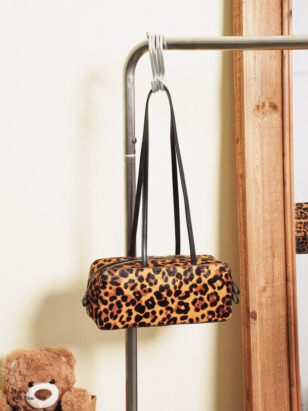 

Sweet and cool leopard print series, neo-retro horse hair splicing large-capacity underarm bag method stick bag