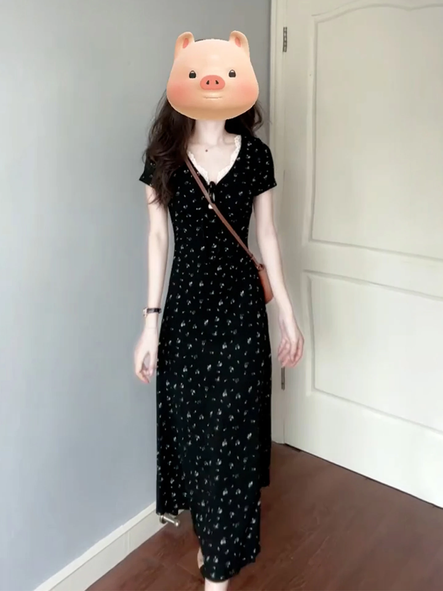 Długa spódnica damska z kwiatowym nadrukiem, dekoltem w serek, koronkowym wykończeniem, podkreślająca talię, w stylu koreańskim, z wysokim stanem, z poliestru i bawełny...