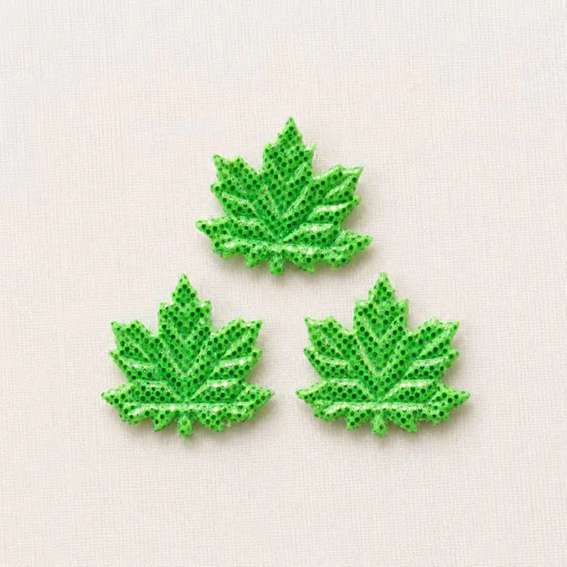 100 Stück 2 cm glänzende, glatte Ahornblatt-Applikationen, DIY-Haarspangen, Schmetterlingsknoten-Dekorationen, Haarklammern, Kleidungszubehör – Detail 7