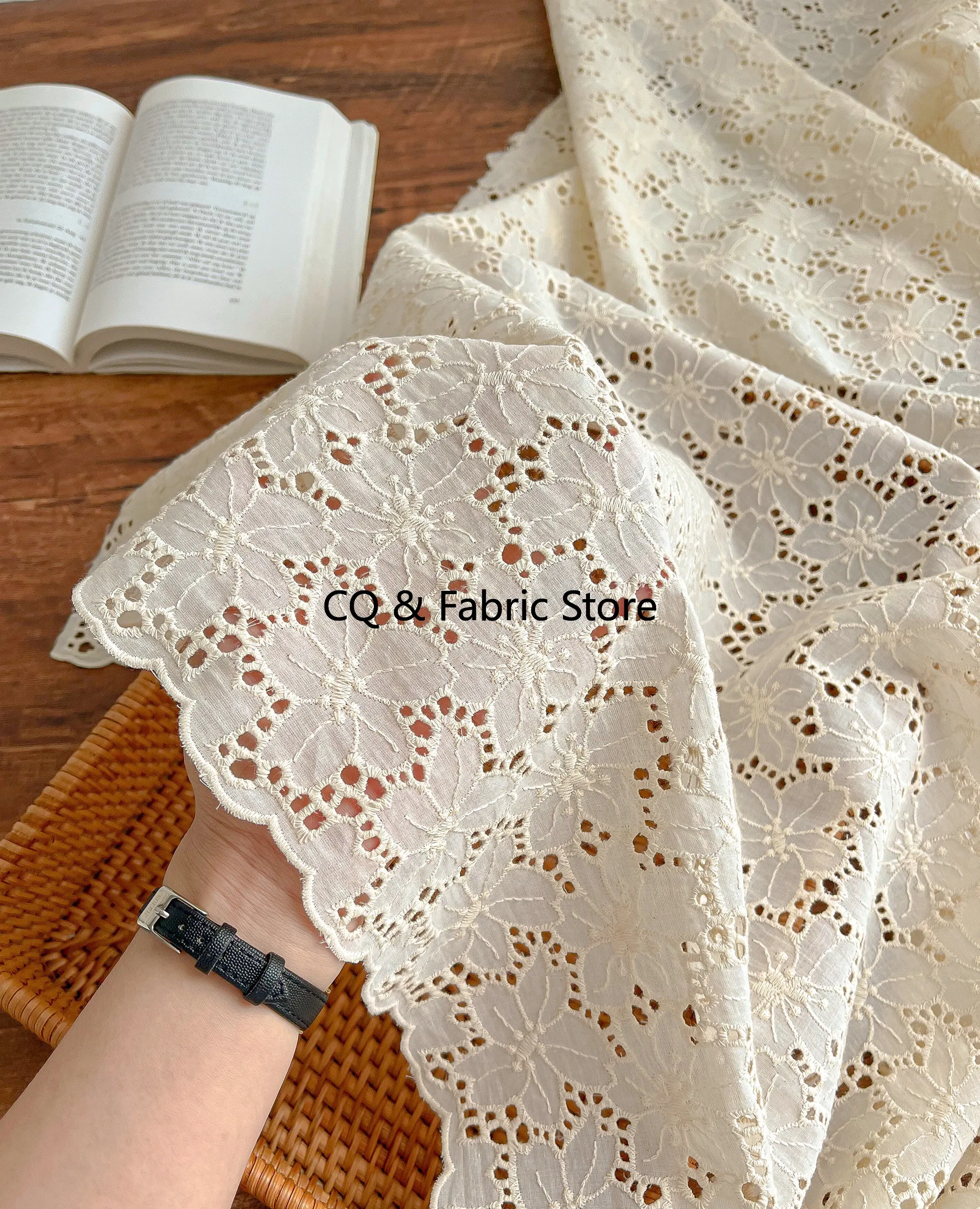 Tessuto di cotone albicocca scavato ricamato per la primavera/estate Camicia da donna Gonna Abbigliamento Tovaglia fai da te Panno decorativo