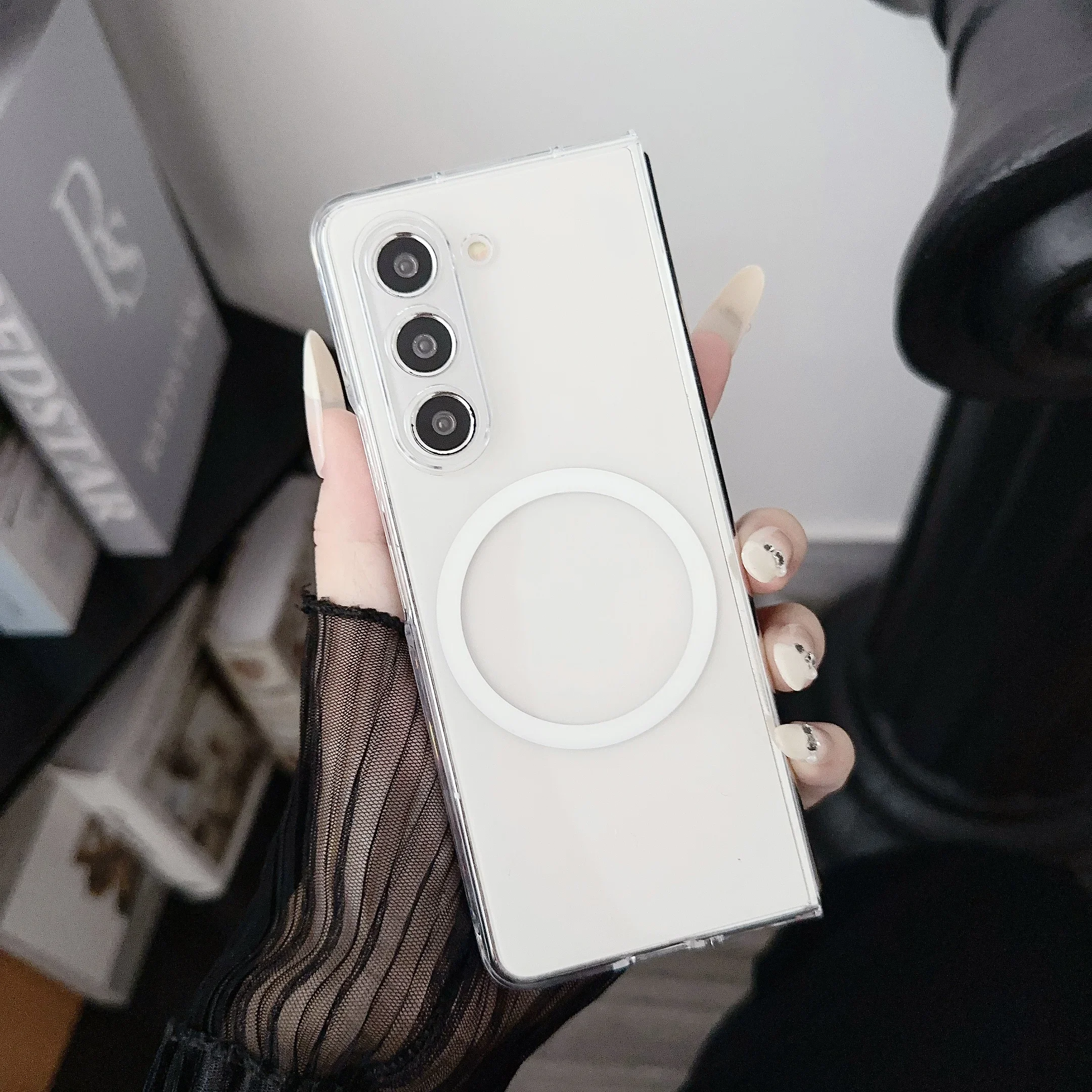Magnetische Kabellose Ladehülle Transparent für Samsung Galaxy Z Fold 8 Ultra 7 6 5 4 3 Fold6 Fold5 mit Scharnierschutz – Detail 3