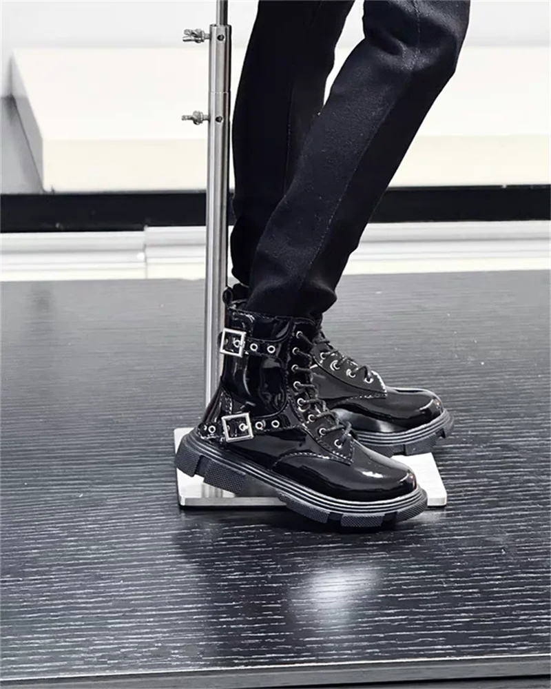 

BJD doll shoes are suitable for Uncle ID75 size boots with metal buckles on the side and Martin boots in two colors