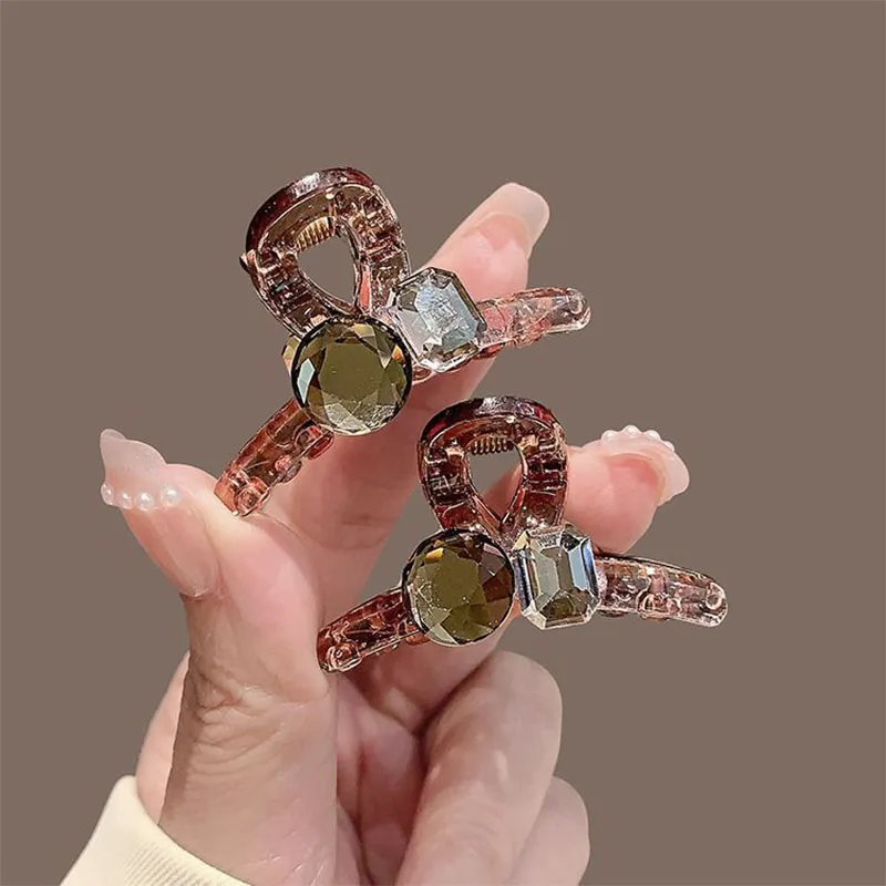 

Elegant Bow Shark Clip Vintage Fashion Back Of Head Claw Clip Ponytail Fixed Hairgrips for Woman Simple Hollow Geometry Hairpin