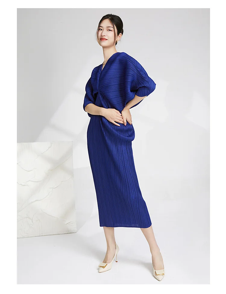 Miyake Plissiertes Kleid mit Fledermausärmeln 2025 Sommer Neu Senior Sense V-Ausschnitt Locker Dünner Eleganter Vielseitiger Rock – Detail 11