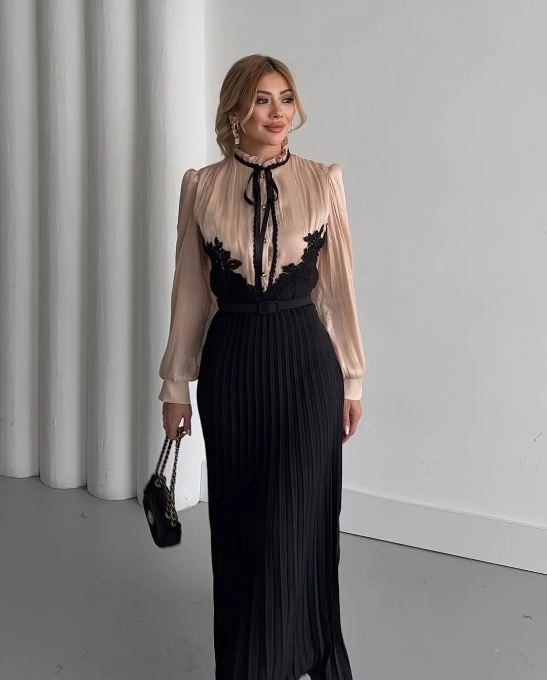 Elegant Paty Dresses Black Beige Chiffon Evening Dresses For Women Lace Patchwork Pleated Long Sleeve Prom Dresses Wedding Guest