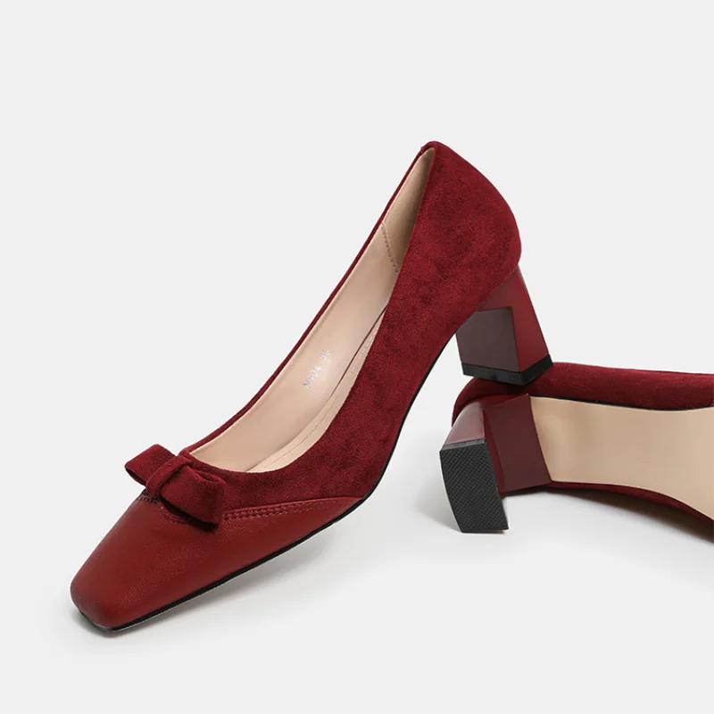 Scarpe da donna 2024 Tacchi alti Calzature estive da donna su décolleté con tacco Scarpe da sposa da sposa Punta quadrata con fiocco Rosso Tendenza