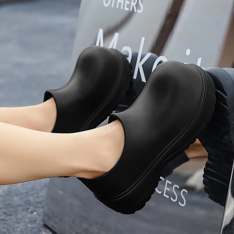 

Summer Men's Big Head Loafers Indoor Waterproof Chef Shoes Lightweight Outdoor Anti Slip Rain Shoes Casual Shoes for Women 2025