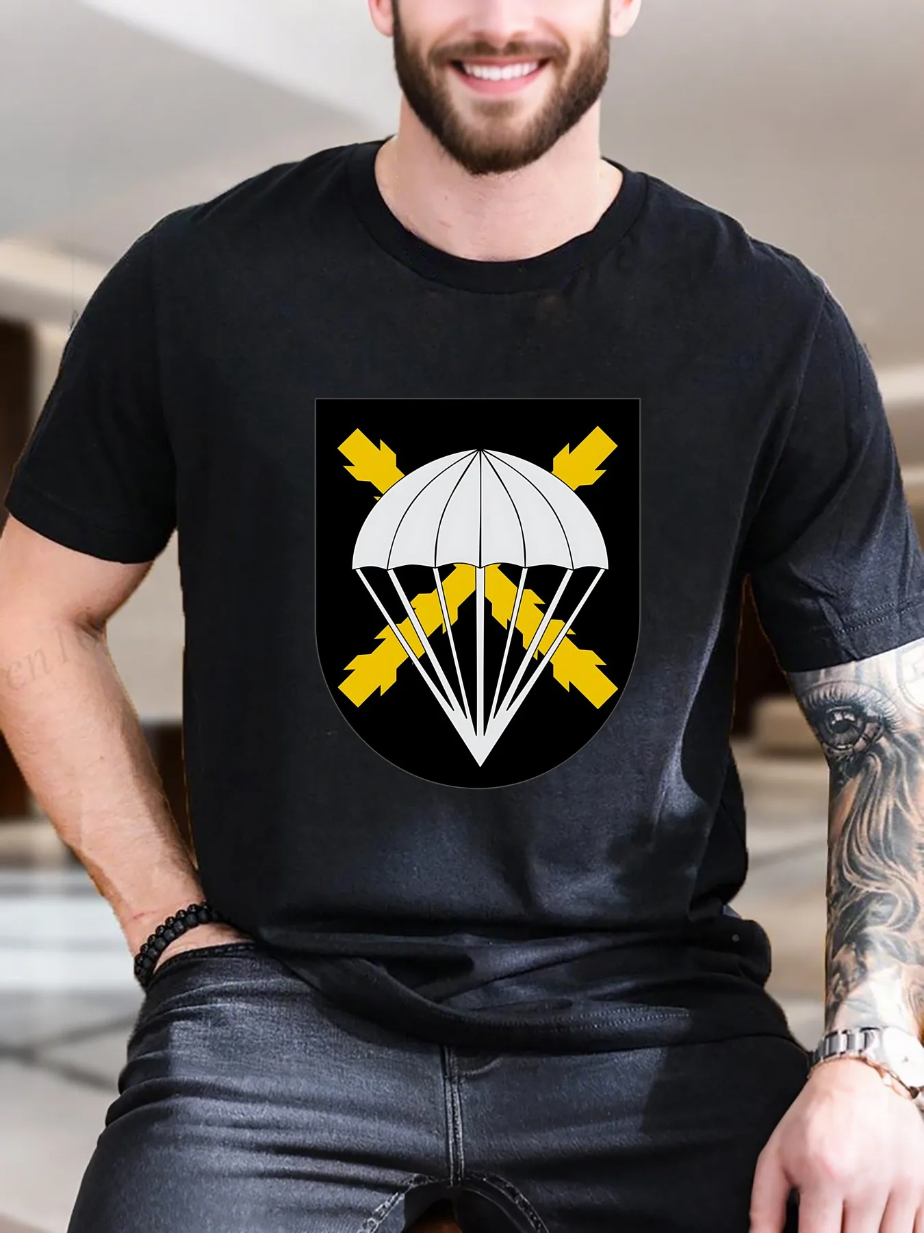 

Men's Graphic Print T-Shirt - Soft Cotton, Parachute Arrow Design, Breathable & Comfortable, Casual Streetwear, Trendy Black Tee