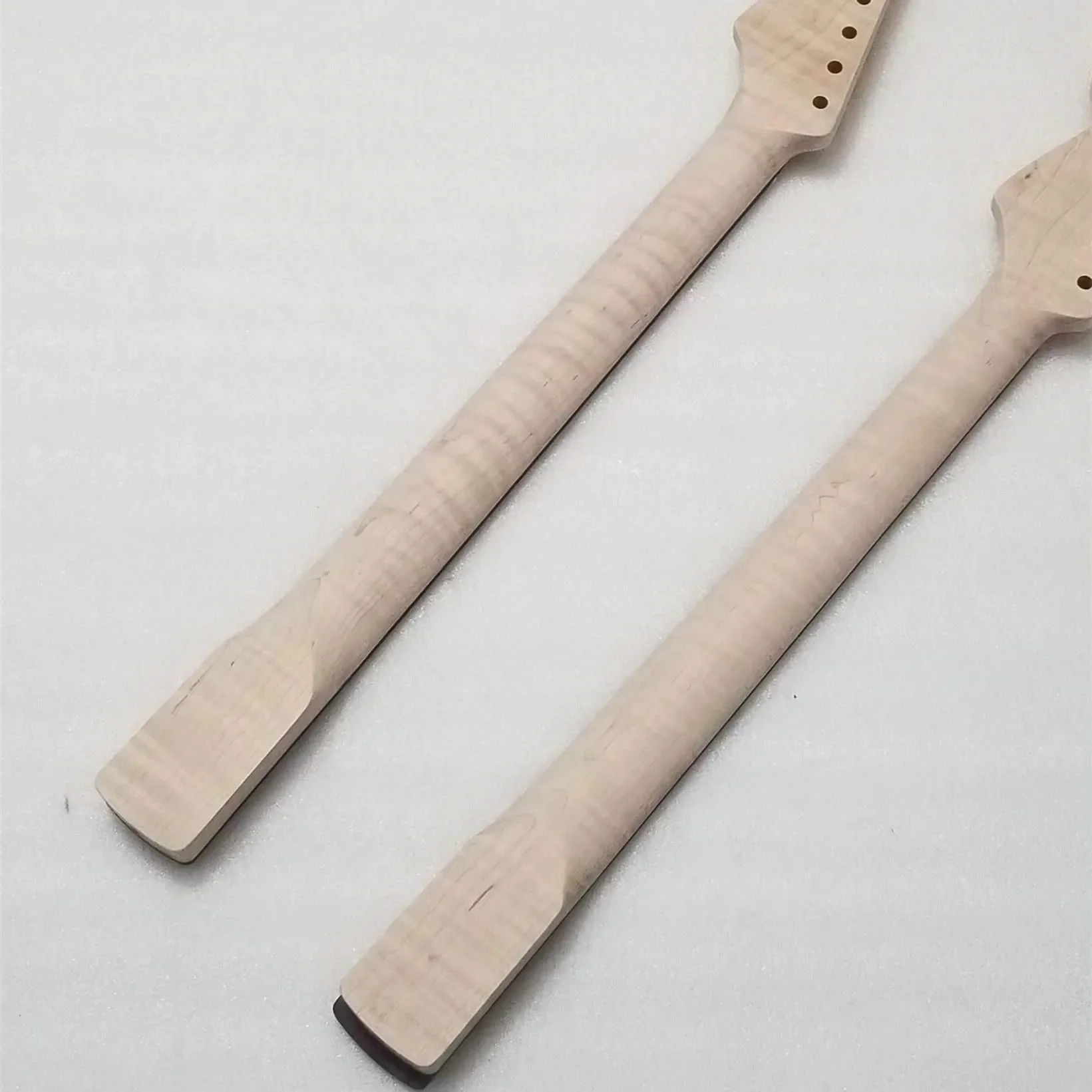 

2025 Vintage Style Guitar Necks Flame Maple Neck Rosewood Fingerboard Unfinished ST Neck