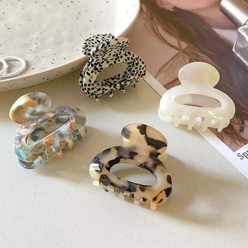 

French Acetate Hair Clip: Vintage Openwork Tortoiseshell-Colored Medium-Sized Clip Shark-Tooth Clip for the Back of the Head