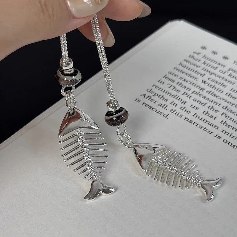 GANPUP Neue Silberfarbene Fischgräten-Anhänger-Halskette für Damen, Modische Schlüsselbeinkette, Choker-Schmuck, Party- und Valentinstagsgeschenk – Detail 1