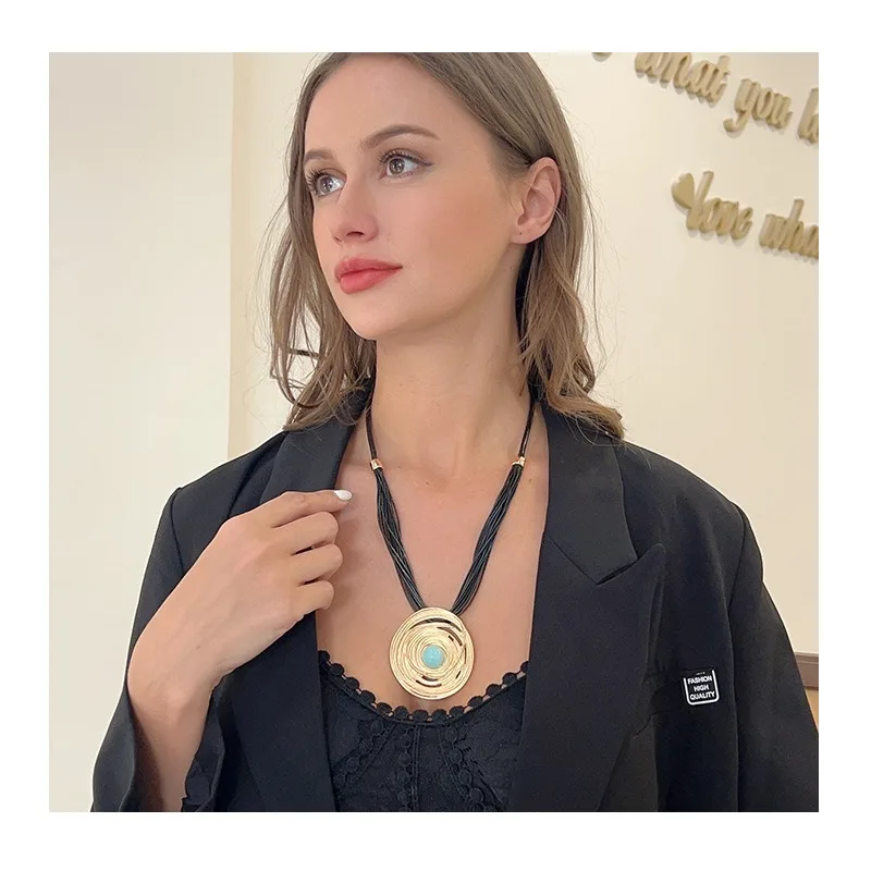 

Exclusive for New Geometric Fashion Pattern Necklace Versatile Exquisite Simple Women's Metal Pendant