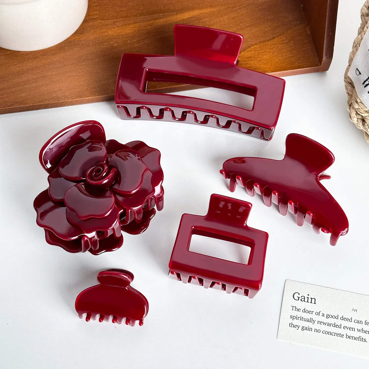 جديد التصميم الإبداعي الهندسة السنة الجديدة مشبك شعر أحمر ضوء فاخر موضة خلات القرش كليب مشبك شعر للفتيات امرأة