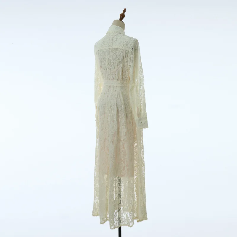 봄 신상 롱 스웨이드 맥시 드레스 레이스 패브릭 플로럴 디테일 하이웨이스트 스트리트 스타일 뉴트럴 캐주얼 드레스