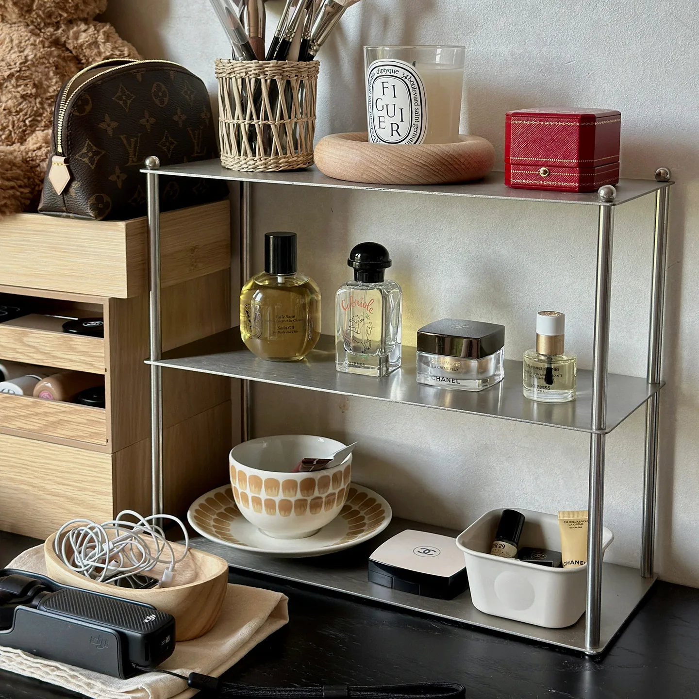 Bauhaus minimalist stainless steel multi-layer shelf cup holder cosmetics perfume figure desktop finishing rack