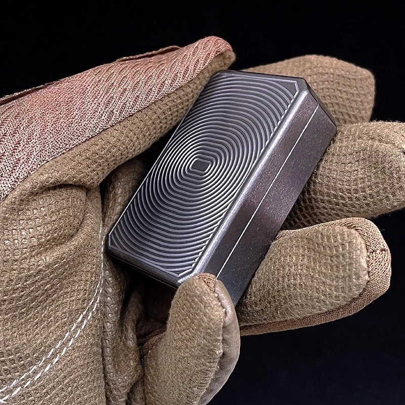 

XGEDC Titanium Alloy Slap Box Outdoor Portable Storage Fingertip Slider Outdoor Stress Relief Toy