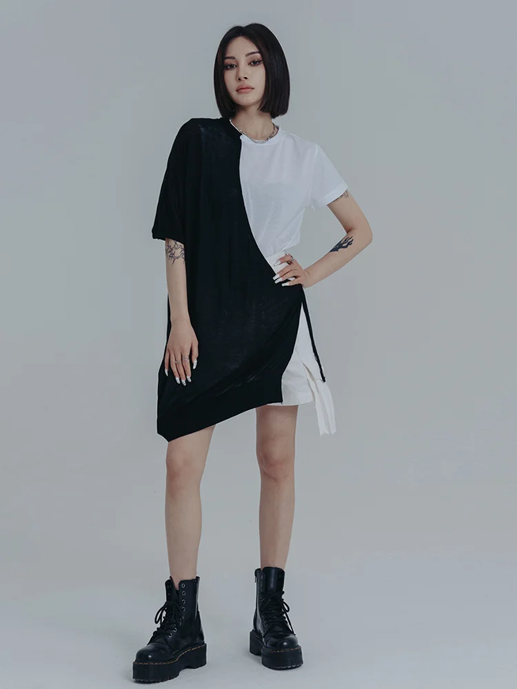 [EAM] Women White Color-block Irregular Casual T-shirt New Round Neck Short Sleeve Fashion Tide Spring Summer 2025 1DE8091