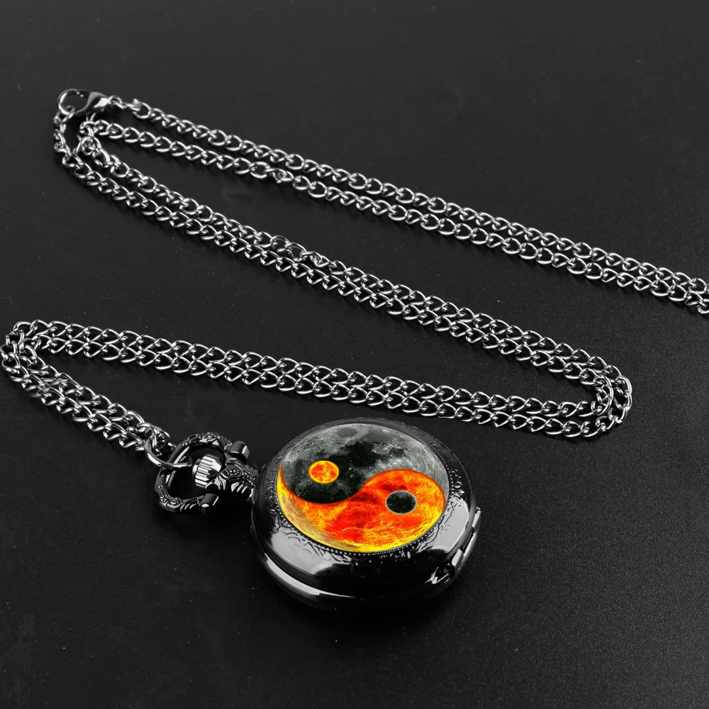 ساعة جيب كوارتز سوداء على شكل قبة زجاجية من Yin-Yang مع قرص أرقام عربية وسلسلة متينة هدية كلاسيكية للرجال والنساء