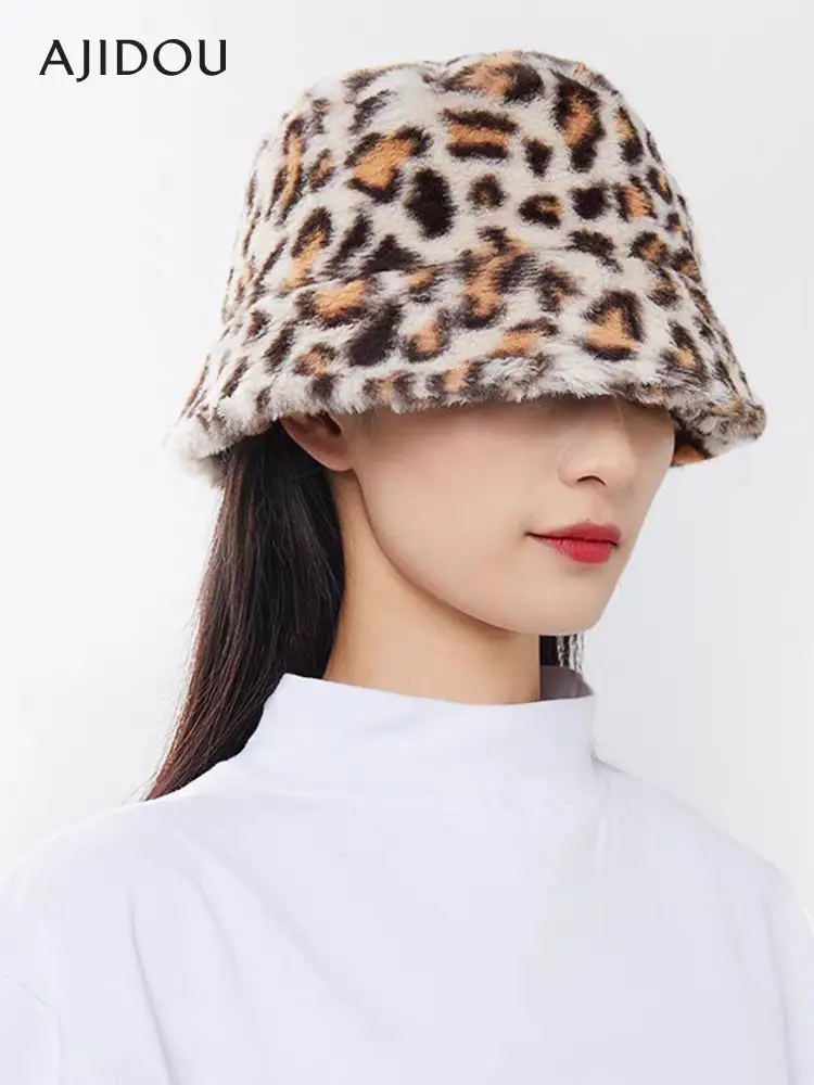 2024New Winter Eimer-Hüte Flauschigen Fell Männer Frauen Panama Hut Mode Warme Fischer Kappe Brief Regenbogen Hahnentritt Leopard gedruckt – Detail 3