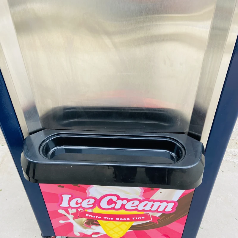 ماكينة صنع الآيس كريم الناعمة 3 نكهات 2100 وات، ماكينة صنع الآيس كريم الناعمة للأعمال 20-28 لتر/ساعة