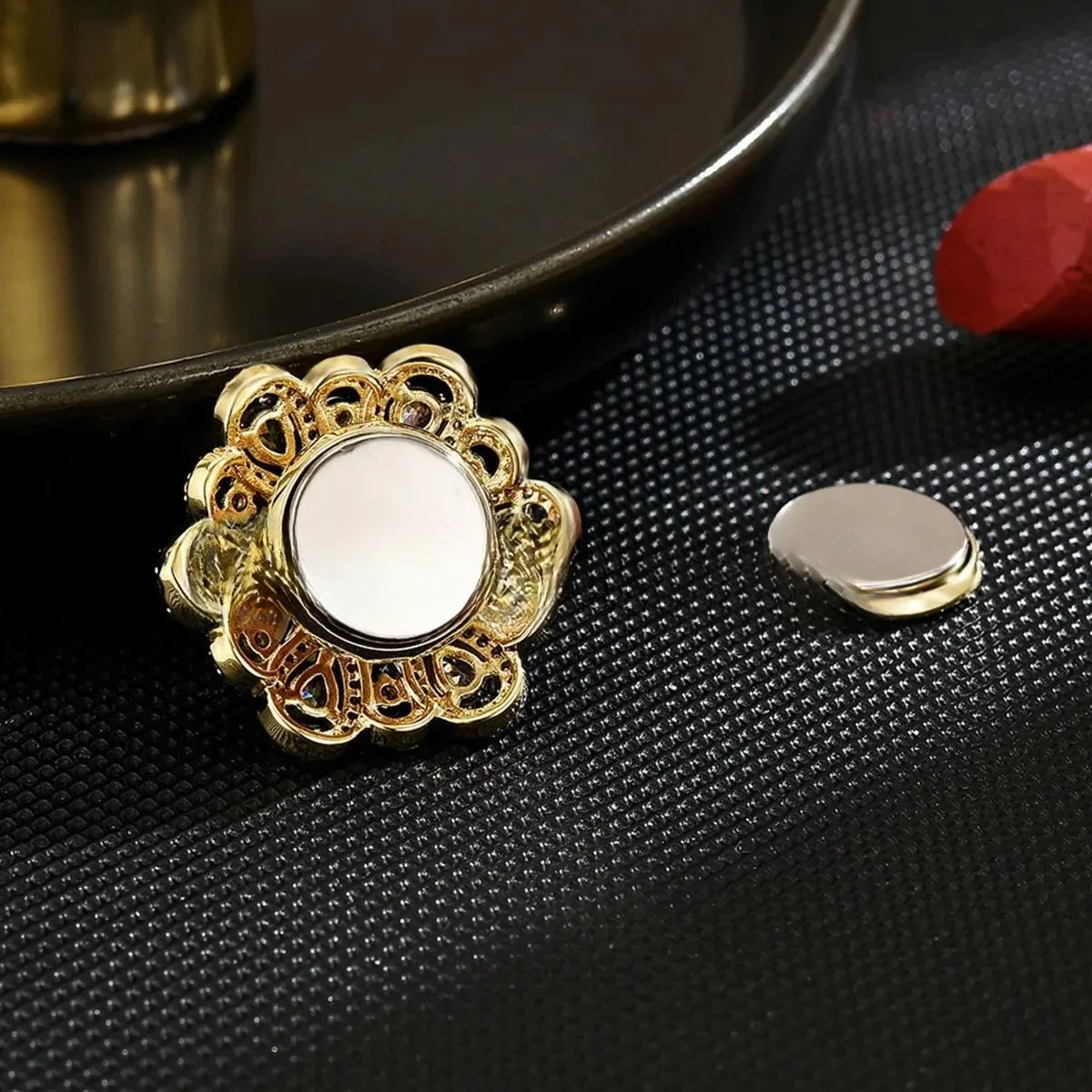 b7- new pearl geometry gradual change zircon anti-light magnetic corsage diamond shining versatile
