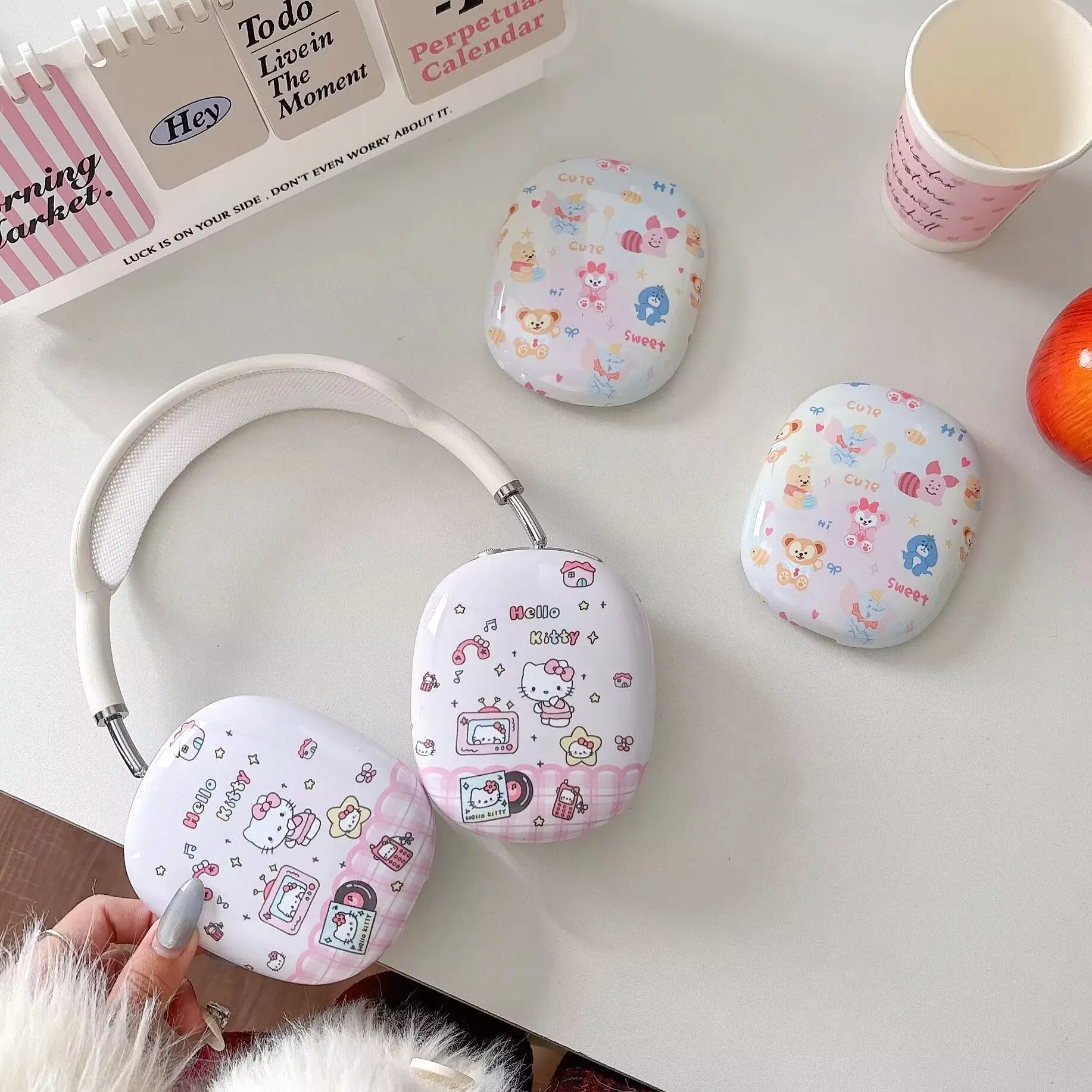 

Cute Disney Pooh Bear Sanrio Hello kitty Cartoon Suitable For Apple Airpods Max Protective Case Anti Drop Easy Earphone Case