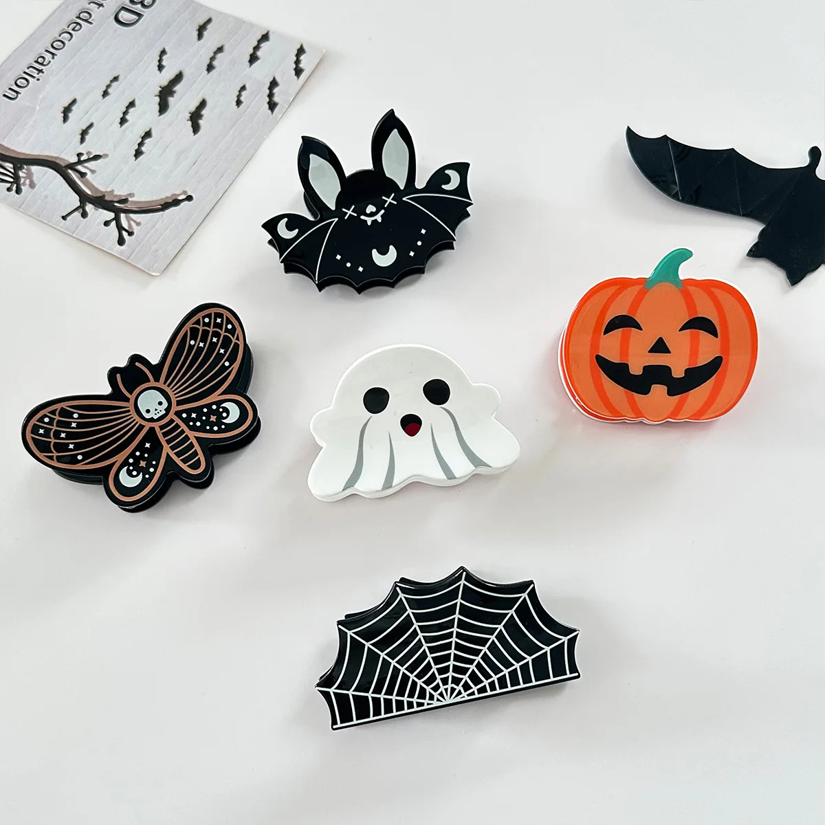 1pc Spooky Halloween Hair Claw Pumpkin Skull Bat Design Large Volumizing Back of Head Bun Clip for Costume Party