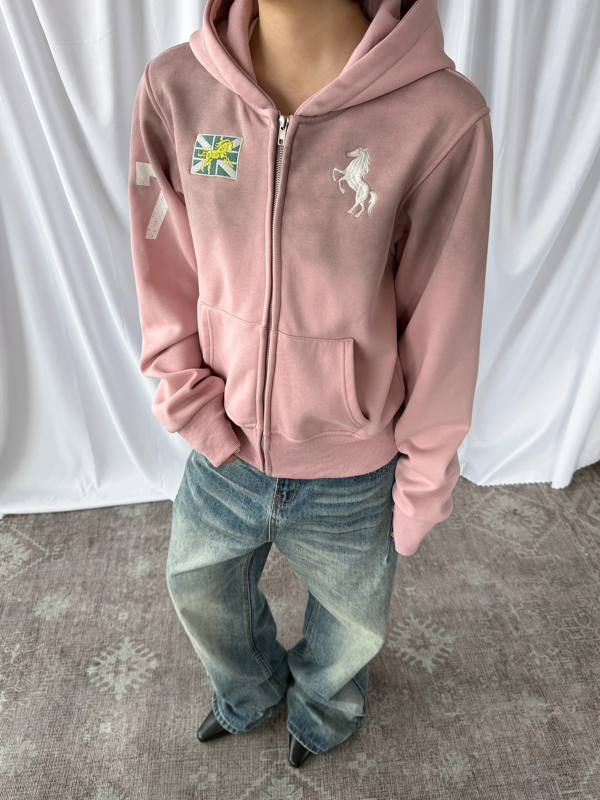 Jaqueta Moletom Unissex Disobey Rosa Desbotado com Estampa Bordada, Estilo Americano Streetwear, Forro de Lã e Capuz