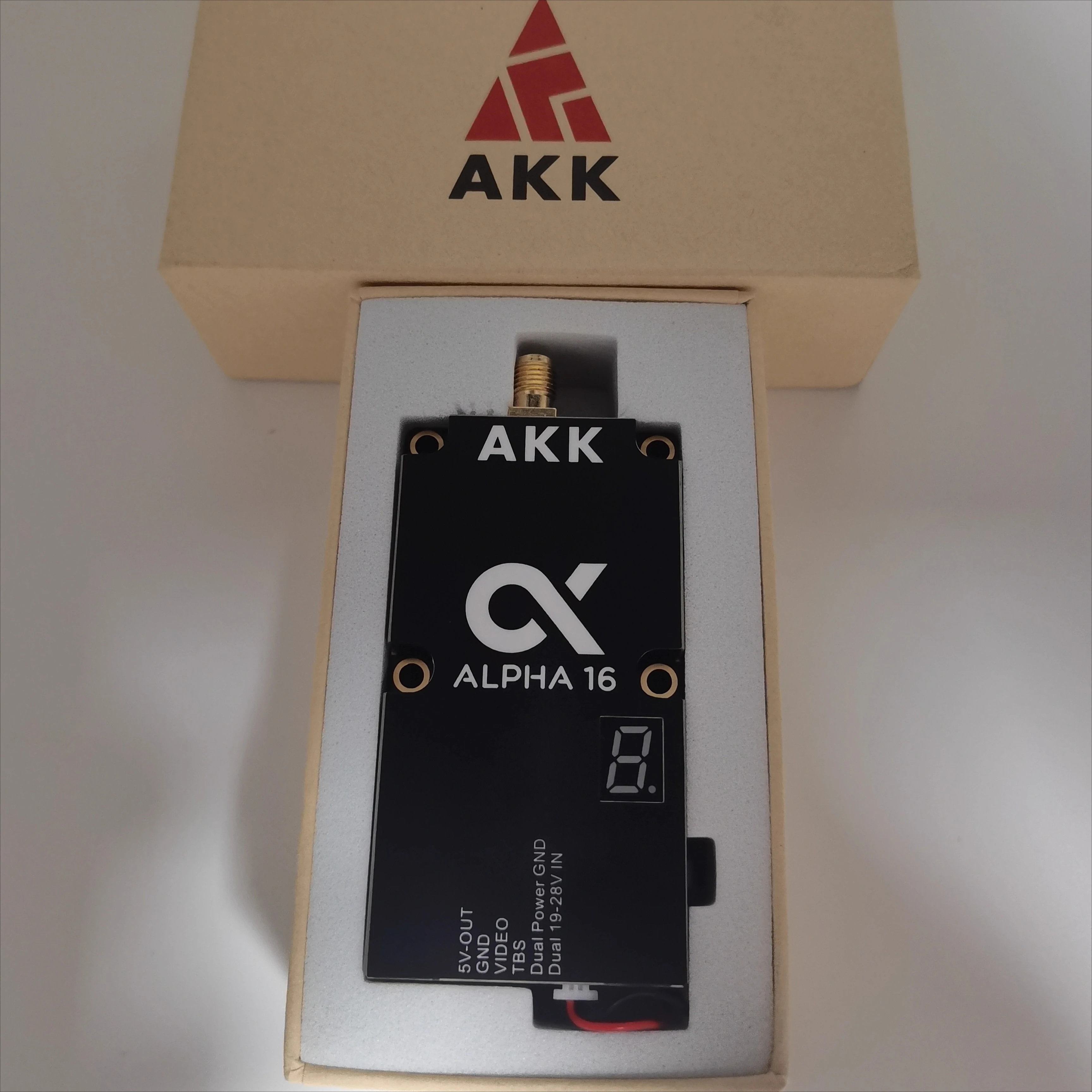 AKK Alpha 16W 4.9-6 G VTX 80CH
