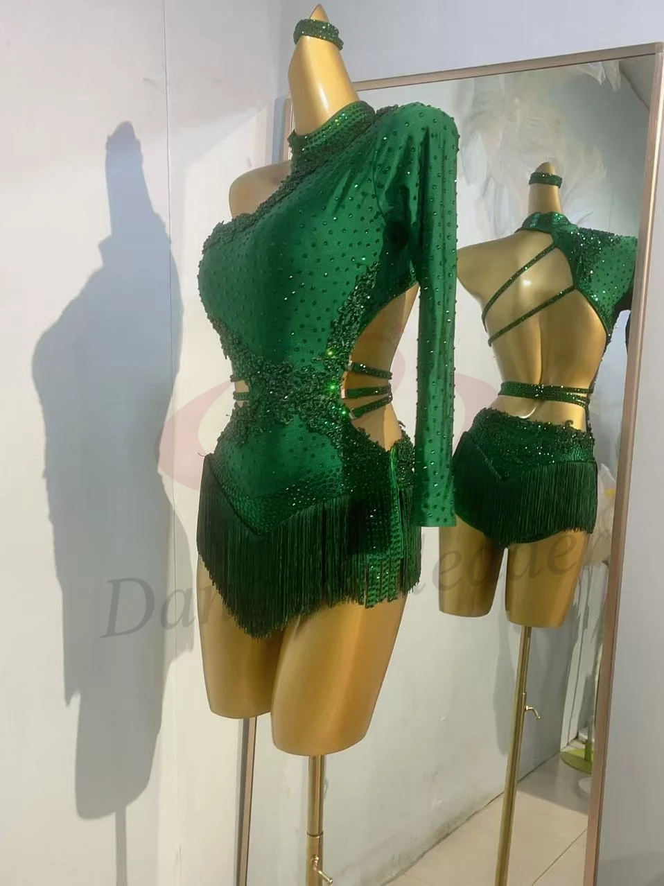 Gonna da ballo latino da donna di fascia alta personalizzata verde slim fit con frange piccole, abito con strass con prestazioni di Samba