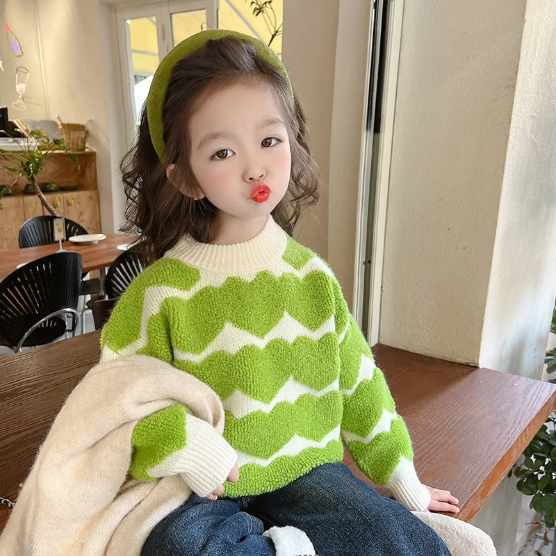 

Children's Velvet Sweaters Autumn Winter 2023 New Baby Girls Heart Print Pullover Tops Korean Kids Thickened Warm Knitted Sweate