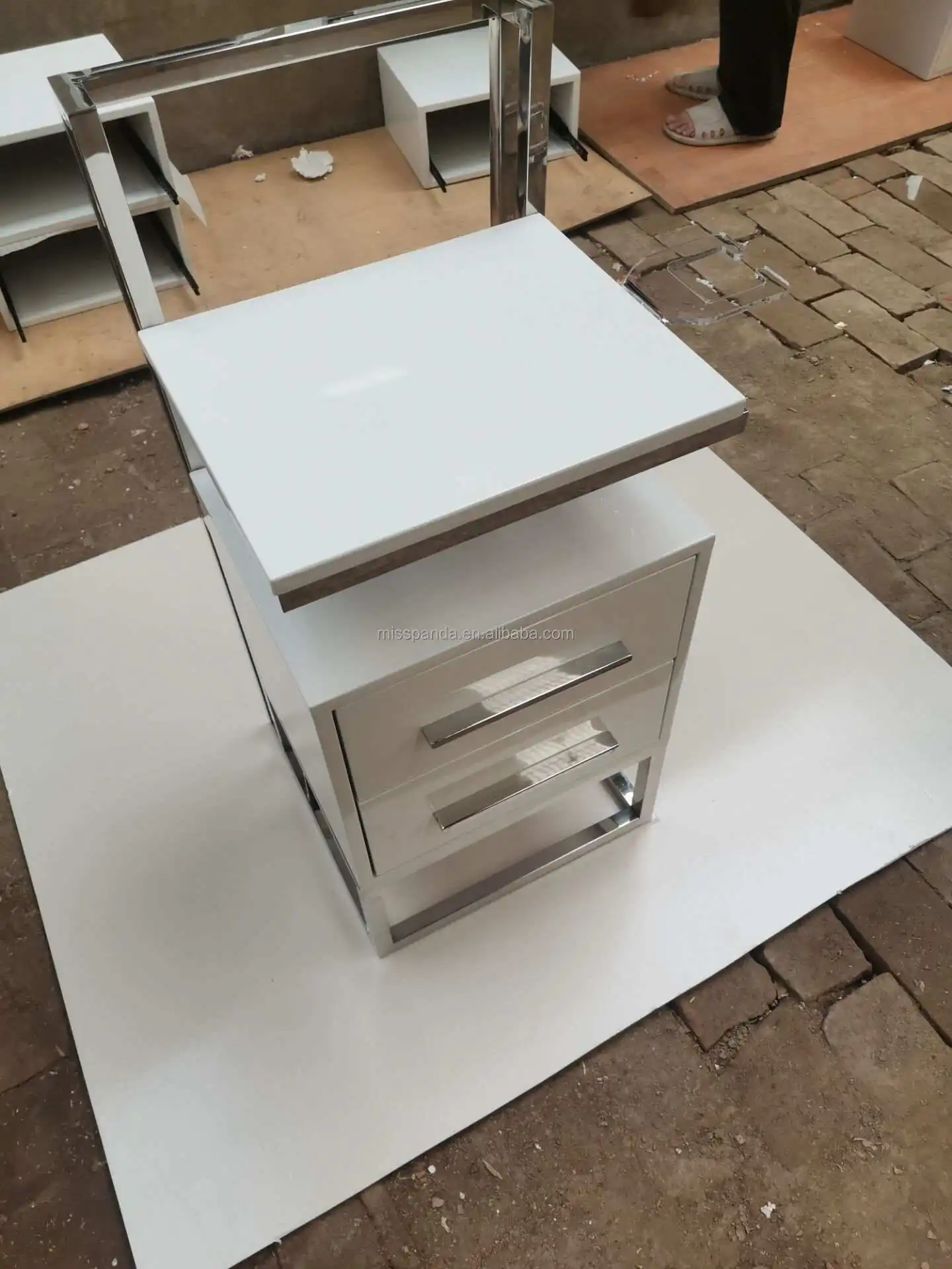 Wholesale Hairdresser Tool Cabinet Beauty Salon Hair Shop Cheap Salon Furniture Barber Salon Tool Cabinet with Wheels