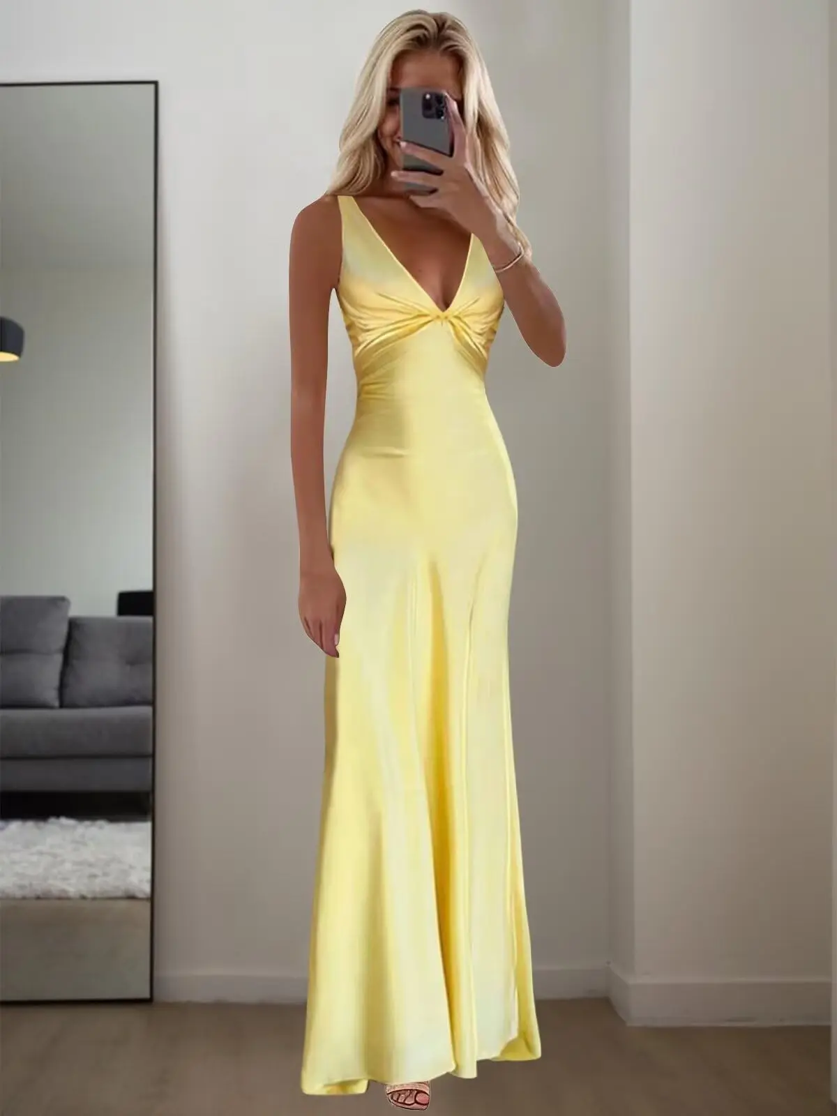 

Pleated V Neck Satin Bridesmaid Dresses with Slit Halter Mermaid Formal Dress for Women Backless Wedding Guest Gown