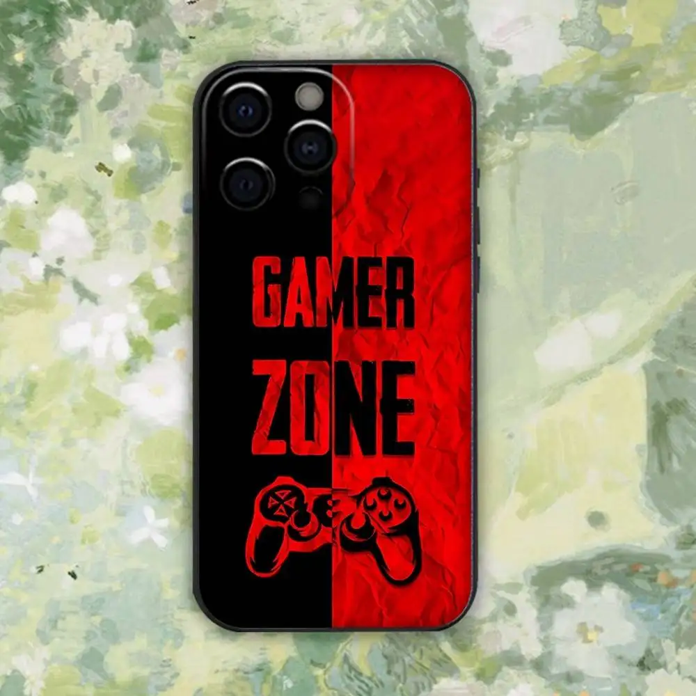 حافظة هاتف لوحدة التحكم في الألعاب Gamepad Gamer Play لهاتف iPhone 16e,16,15,14,13,12,11,Pro,X,XS,Max,XR,Plus,Mini Soft Black Cover