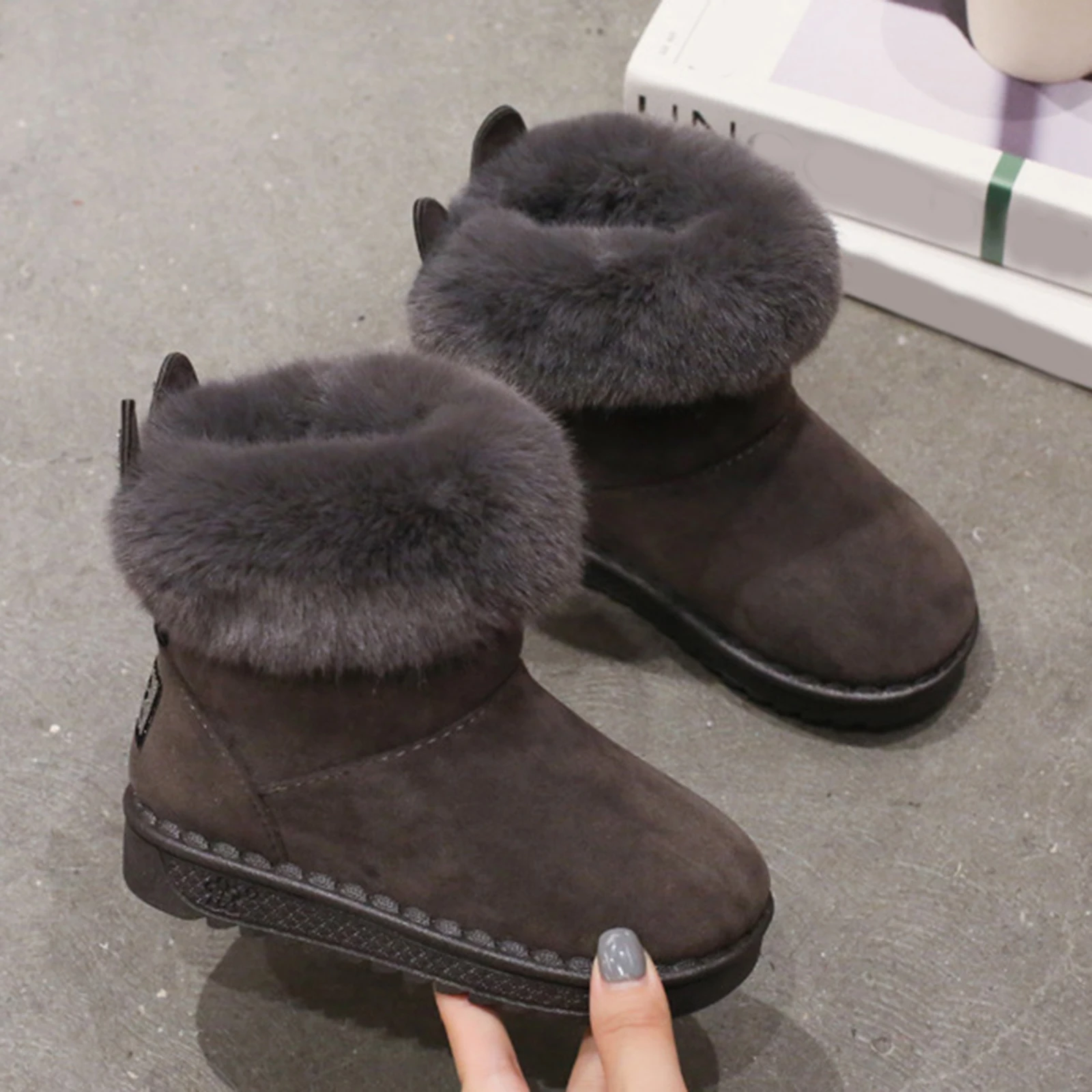 Children's Boots Snow Boots Winter Baby Soft Warm Cotton Shoes with Plush Boys Girls One Fur Suede Boots Princess Retro Boot