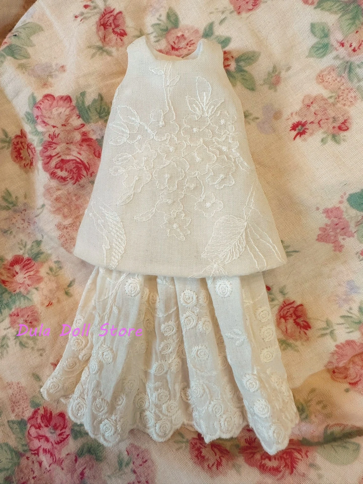 

Комплект одежды для кукол 2026 Dula: белый костюм с вышивкой темными цветами, две части, для кукол Blythe ob24 ob22 Landazz Landoudou ICY JerryB 1/6