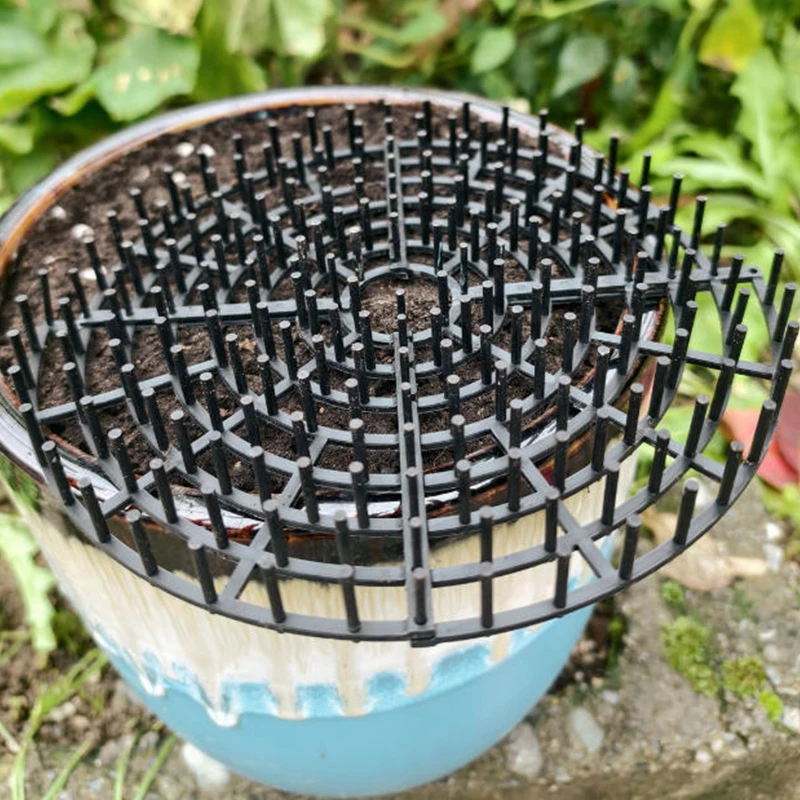 Dual-Use Plant Pot Grid Soil Protector With Barbed Cut-Outs Plastic Cover For Indoor Outdoor Plants, Prevents Cat Dog Digging