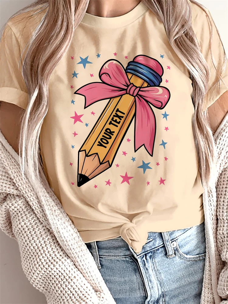 

Женская футболка с бантом и карандашом, модная повседневная футболка с коротким рукавом для повседневного кампуса, с круглым вырезом, большие женские топы в кампусном стиле