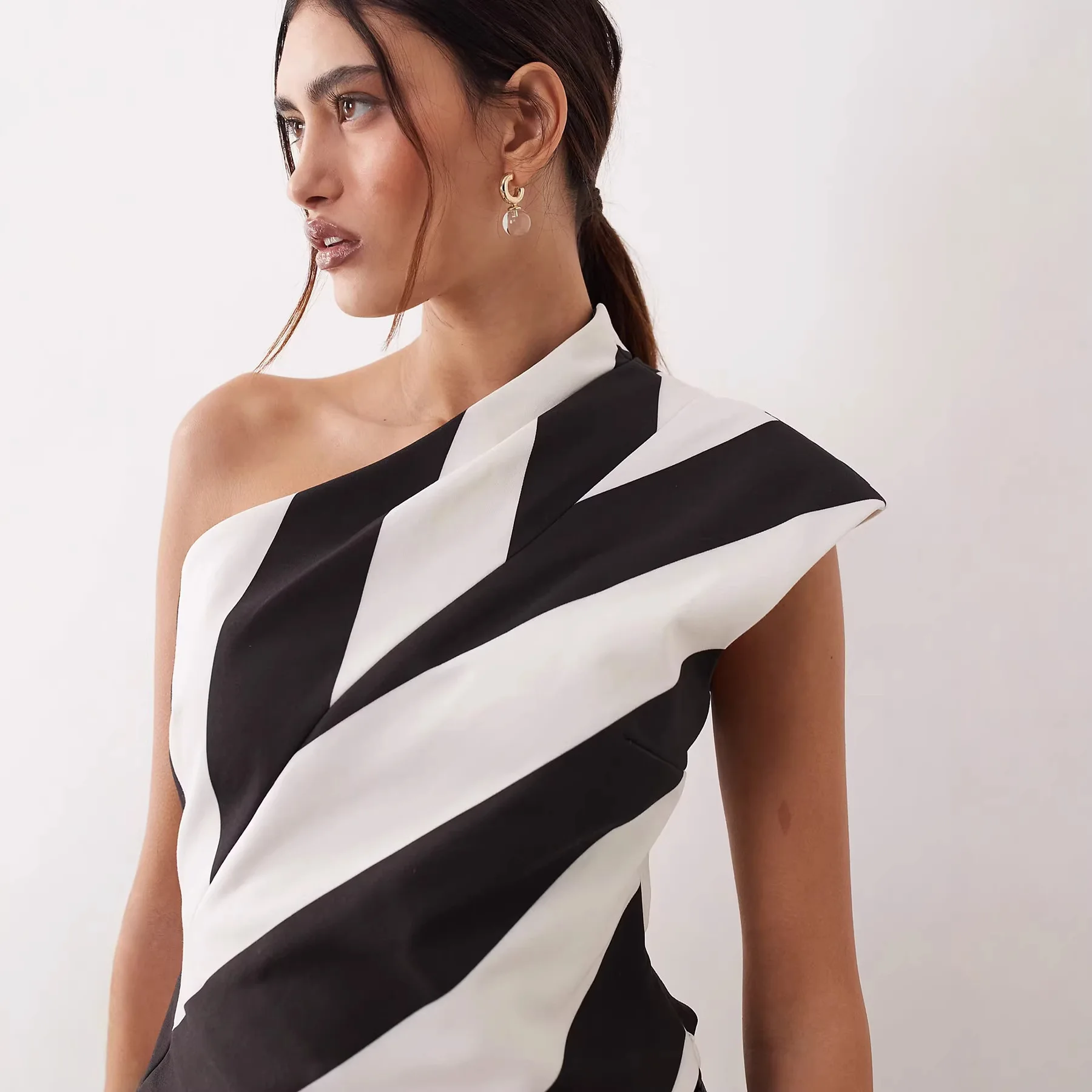 American Retro Striped Chiffon Shirt Women's Summer Fashion Design Sense Spice Girl Slanted Shoulder Top Asymmetrical Pleated - view 3
